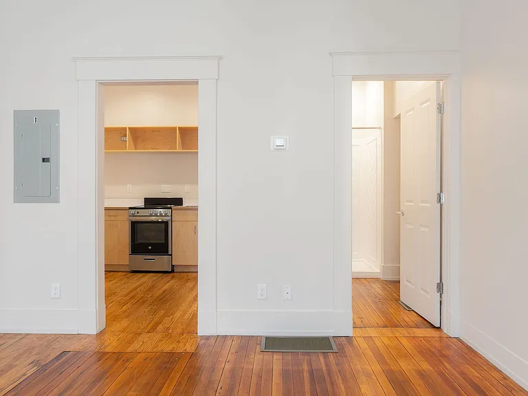 1007 Dayton St — Photo 8