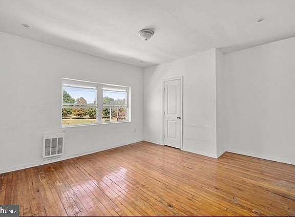 4th image of 5106 Parkside Ave #3