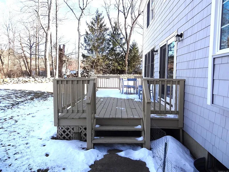 128 Center Rd — Photo 31