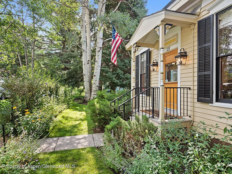 123 E Hallam St — Photo 21