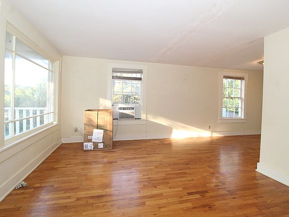 3rd image of 630 N Park Ave APT A