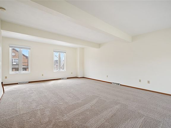 4th image of 405 Howard St