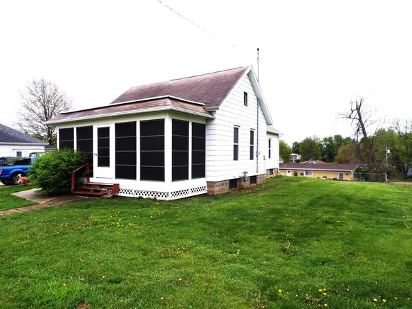 517 E 7th St, Tipton, IA 52772