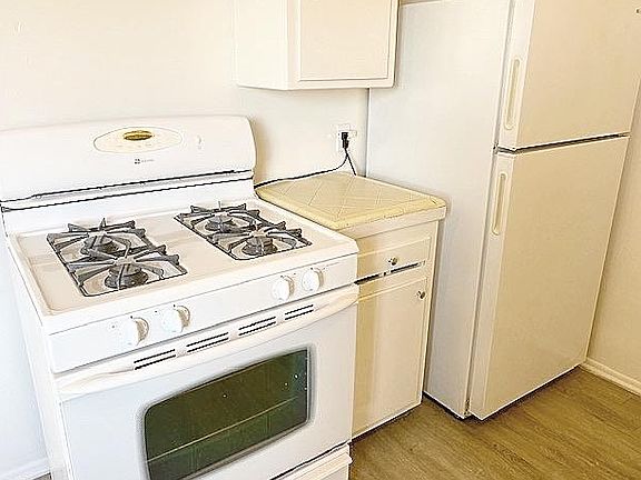 5th image of 4919 Beverly Blvd APT 6