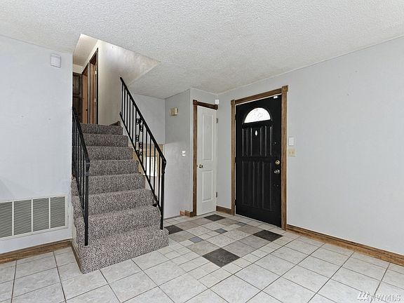 4th image of 110 Firlawn Dr