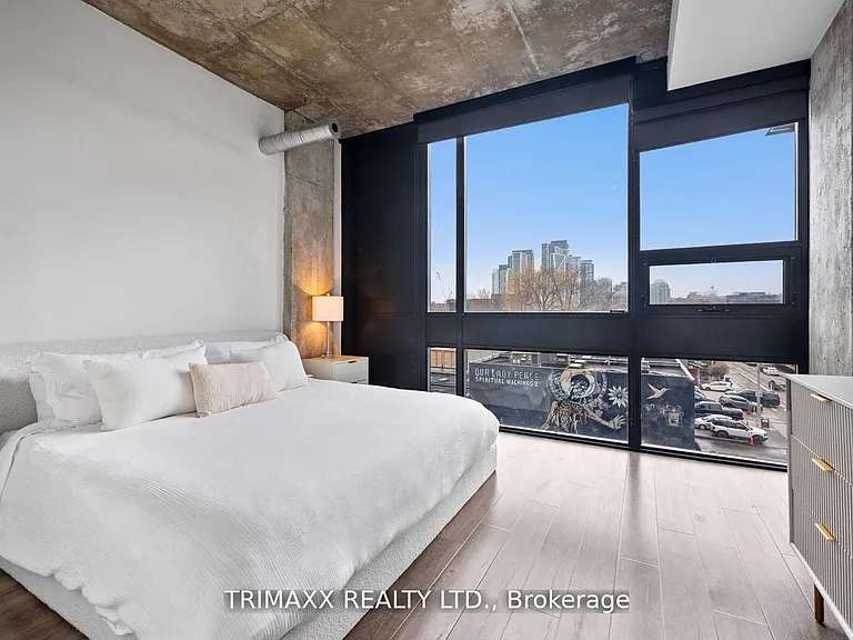 60 Bathurst St #403 — Photo 18