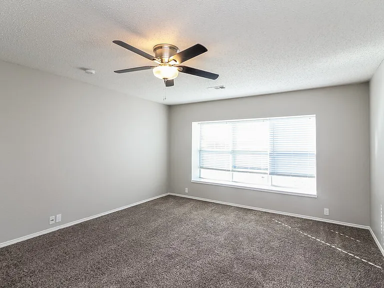 822 Cascade Dr — Photo 13