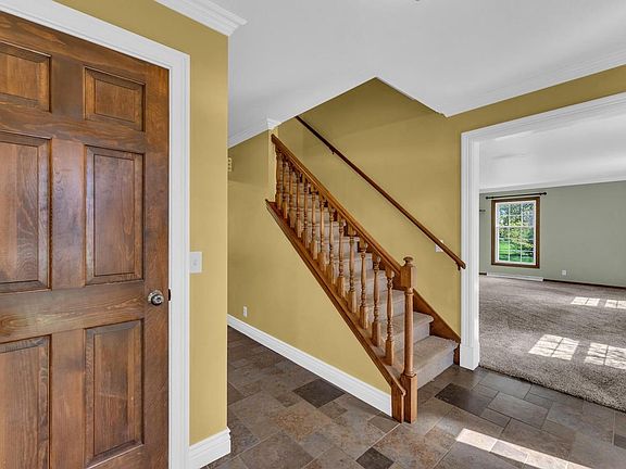 4th image of 7 Sprucewood COURT