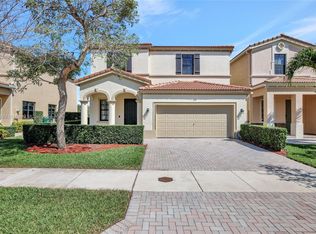 655 NE 193rd Ter, Miami, FL 33179