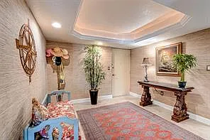3 bed 3 bath Penthouse — Photo 3