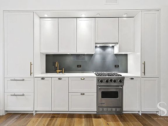 4th image of 93 Worth St Suite 302