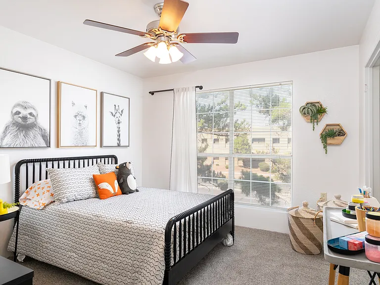 Shadow Ridge Apts. — Photo 14