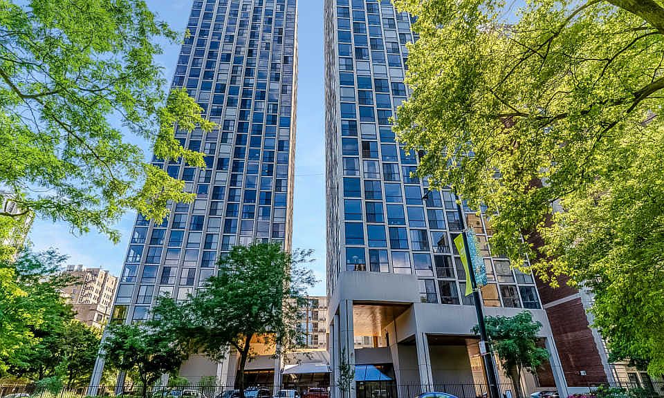 1st image of 345 W Fullerton Pkwy APT 1005