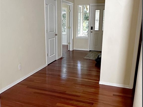3rd image of 2944 Madora Drive SE