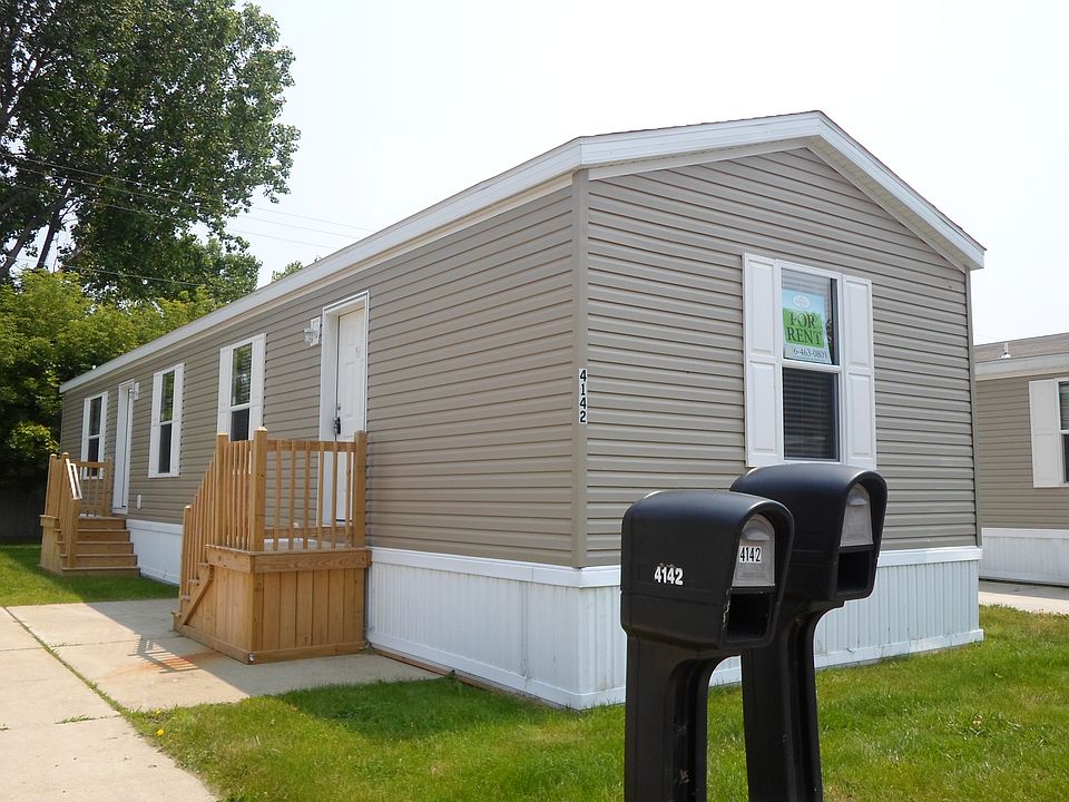 1st image of 4142 Riverview Cir