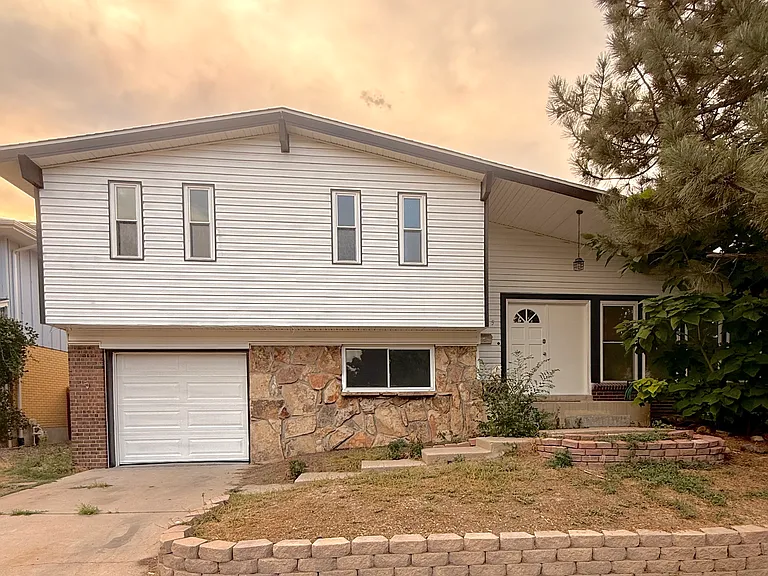 2955 S Whiting Way — Photo 1