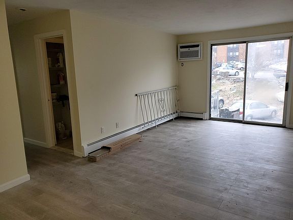 3rd image of 1159 Douglas Ave #7