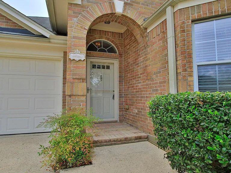 15938 Cottage Ivy Cir — Photo 3