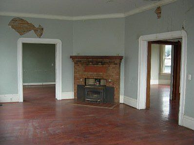 3rd image of 2124 East St