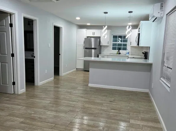 8226 Darlington Dr, Houston, TX