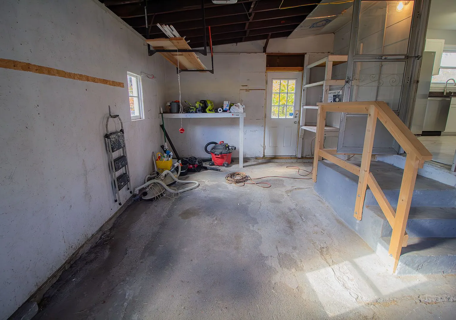 Home For Rent in the Village of Colonie — Photo 3