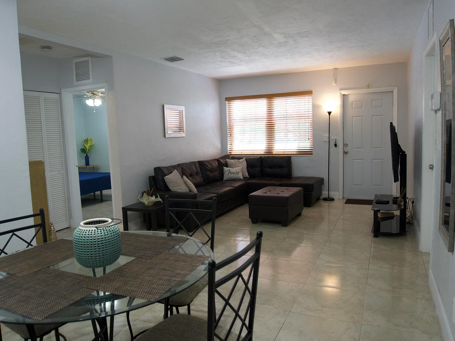 3 bed, 2.0 bath, 1238 sqft, $3,395 — Photo 3