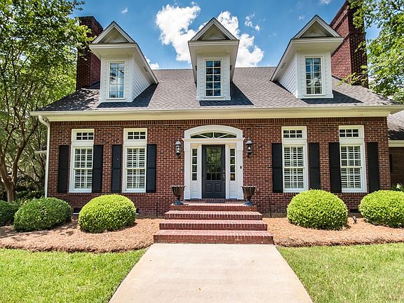 2nd image of 2507 Pebblewood Dr