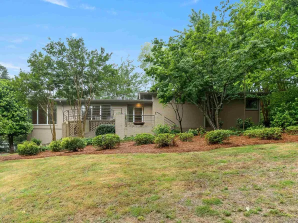 208 Alpine Cir, Vestavia Hills, AL 35216