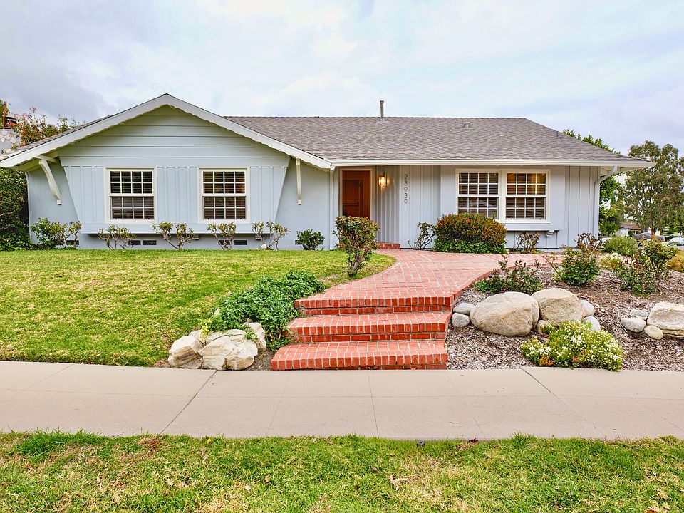 1st image of 23939 Oxnard St