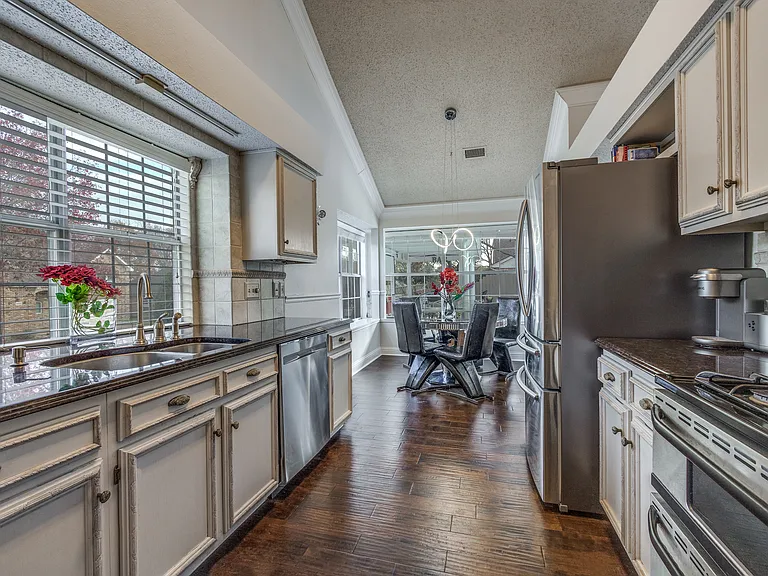 8414 Intrepid Ln — Photo 6