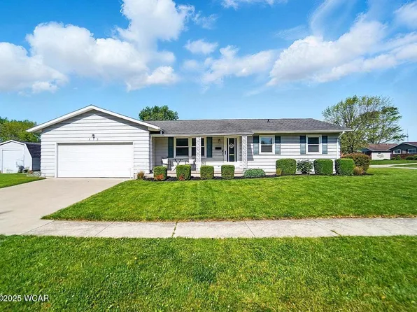819 N Blackhoof St, Wapakoneta, OH 45895