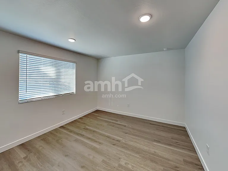 4536 S 98th Ln — Photo 15