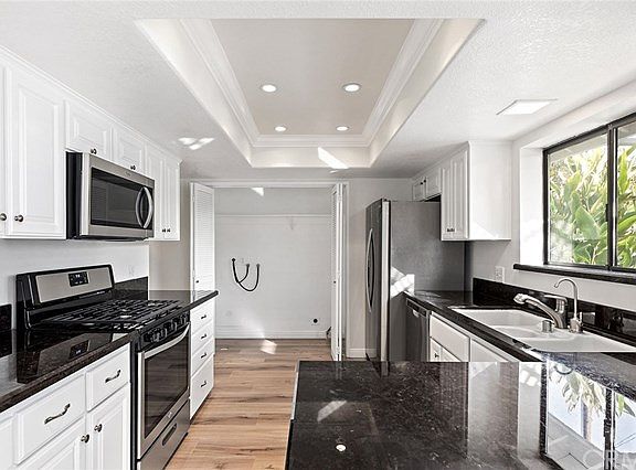 4th image of 2262 Heritage Dr