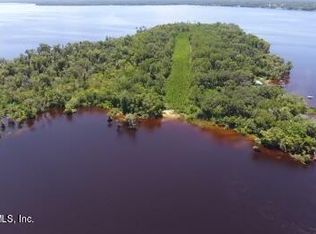 100 Bear Is, Crescent City, FL 32112