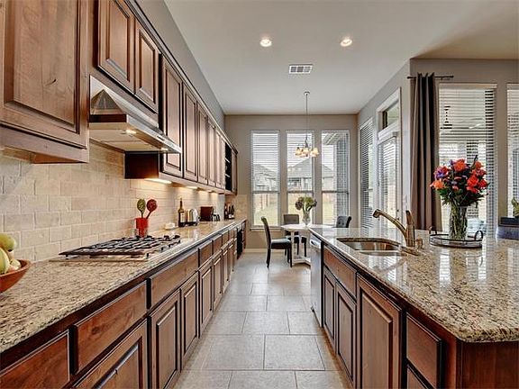 5th image of 244 Catalina Ln