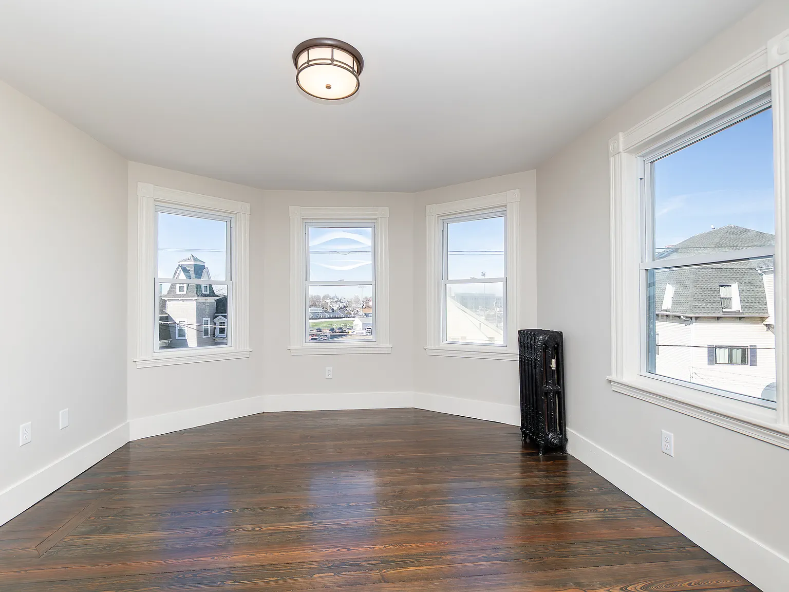 3 bed, 1113 sqft, $3,000 — Photo 3