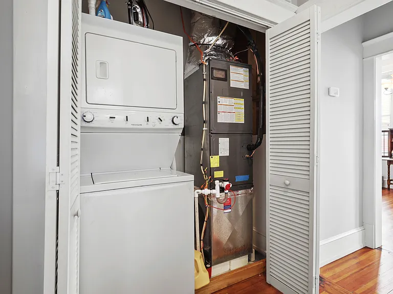 205 E Walnut St #A — Photo 13