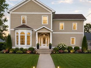 608 E 7th St N, Newton, IA 50208