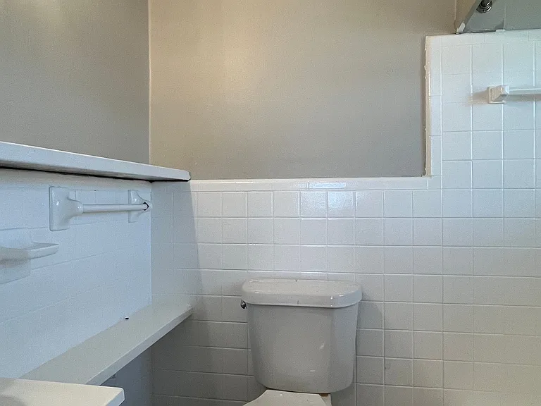 2220 Memorial Pkwy NW #NORTHWESTB8 — Photo 8