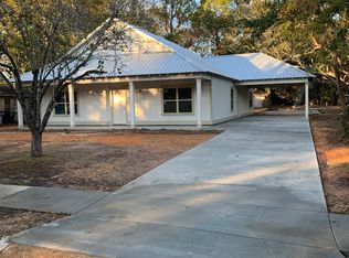 210 Mitchell St, Ocean Springs, MS 39564