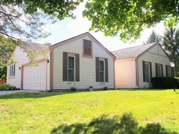 4125 Weber Rd, Saline, MI 48176