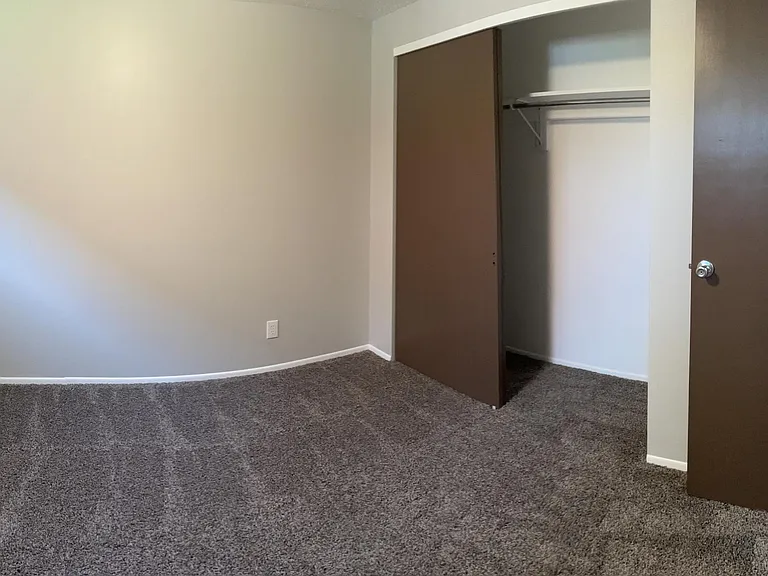Royal Village Apartment Homes 205 — Photo 5