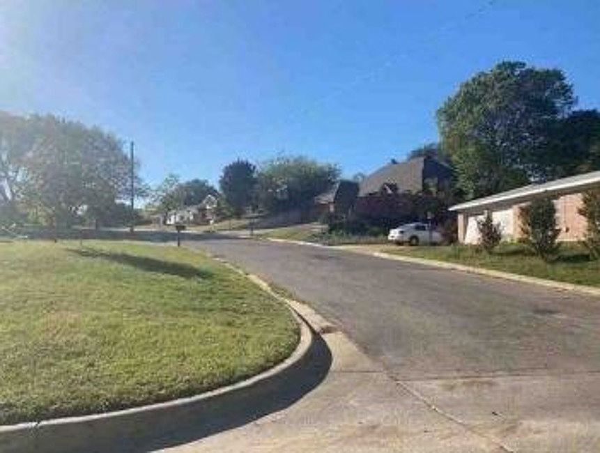Exterior Neighborhood (street photo)