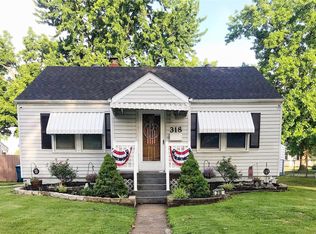 318 S 7th St, Wood River, IL 62095