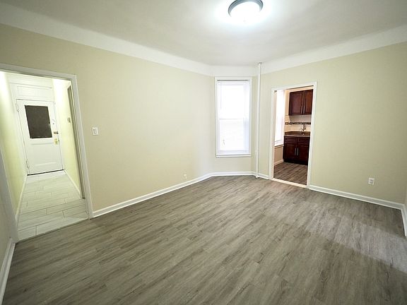 3rd image of 21-22 Newtown Ave #2R
