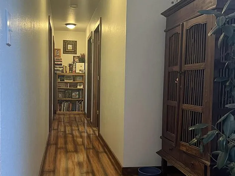 10 Oak Ct — Photo 13