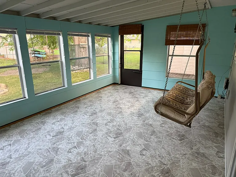 Three season porch