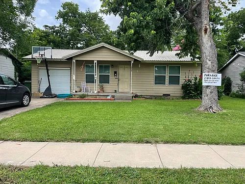 1325 Parkmont Dr Photo 1