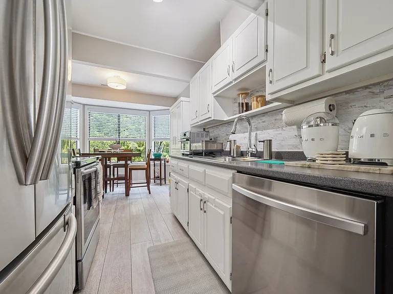 100 Willowbrook Ave #1 — Photo 11