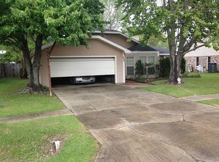 205 Bull Run Cir, Broussard, LA 70518
